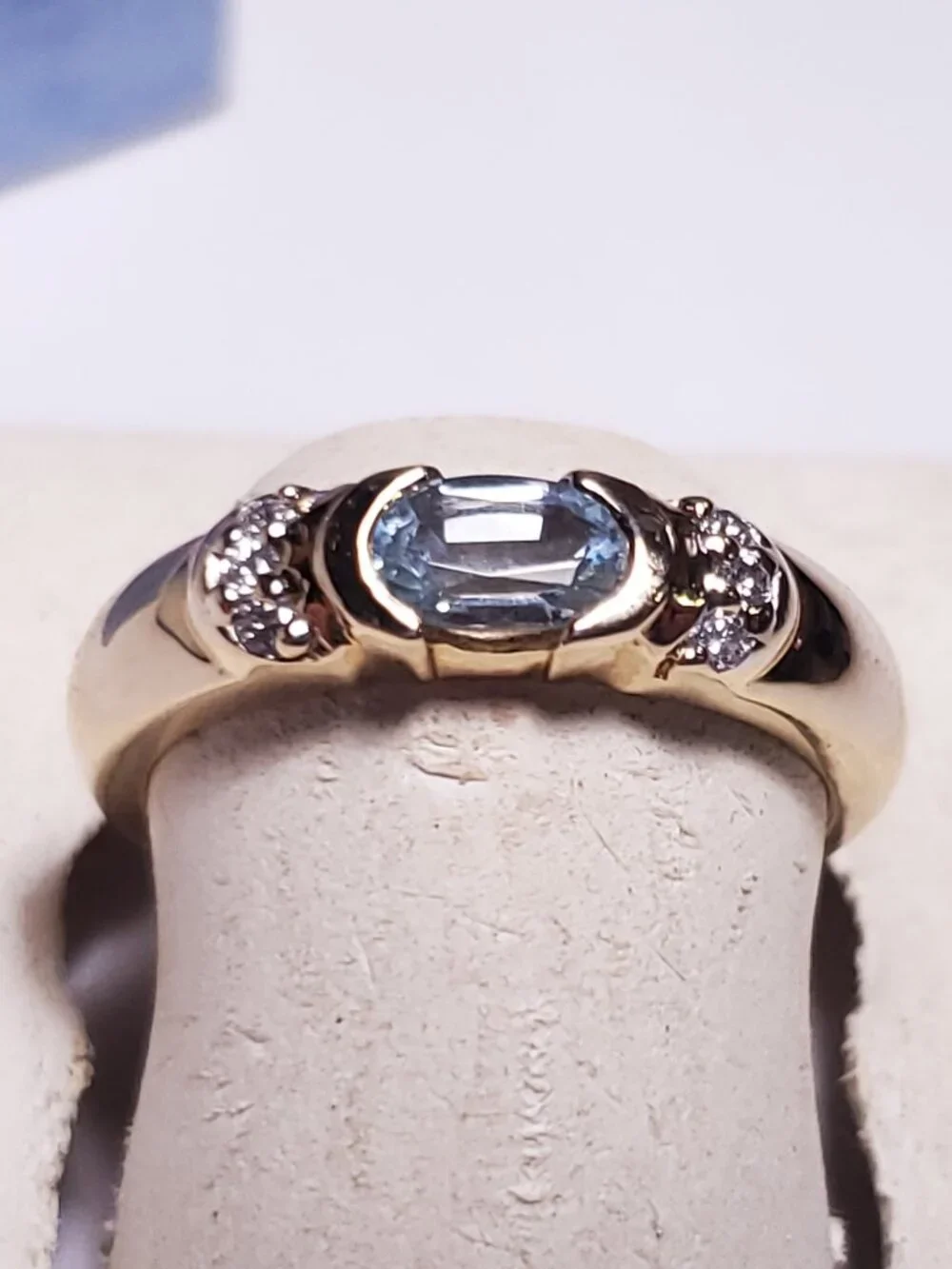 Estate .75ctw Natural Oval Aquamarine &Rd Diamond Sideways 14Kt Y/Gold Ring24896